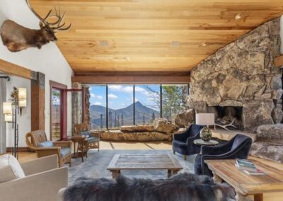 Bear Mountain Chalet living room