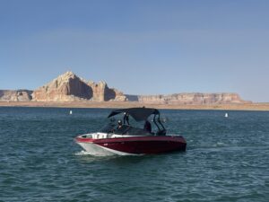 Ultimate surf boat rentals at Lake Powell with Nautique G21