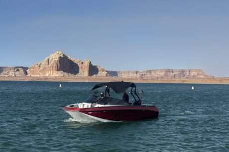 Ultimate surf boat rentals at Lake Powell with Nautique G21