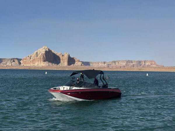 Ultimate surf boat rentals at Lake Powell with Nautique G21
