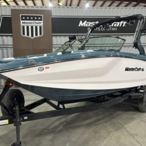 Mastercraft NXT22 Surf Boat